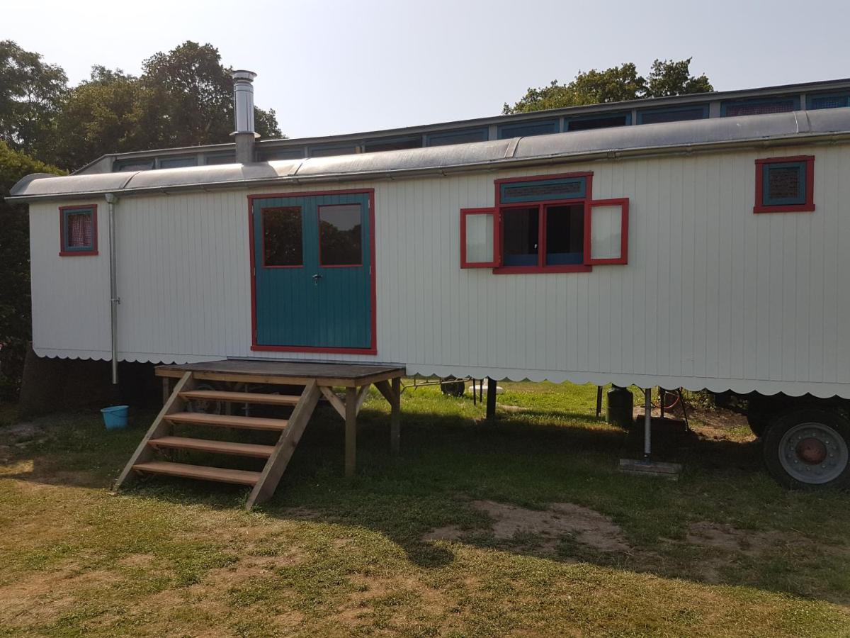 Gezellig Pipowagen In Oostvoorne Exterior foto